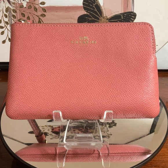 Coach Coral Leather Wristlet NWOT - Picture 5 of 5